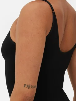 Nahtloser, Figurformender Body