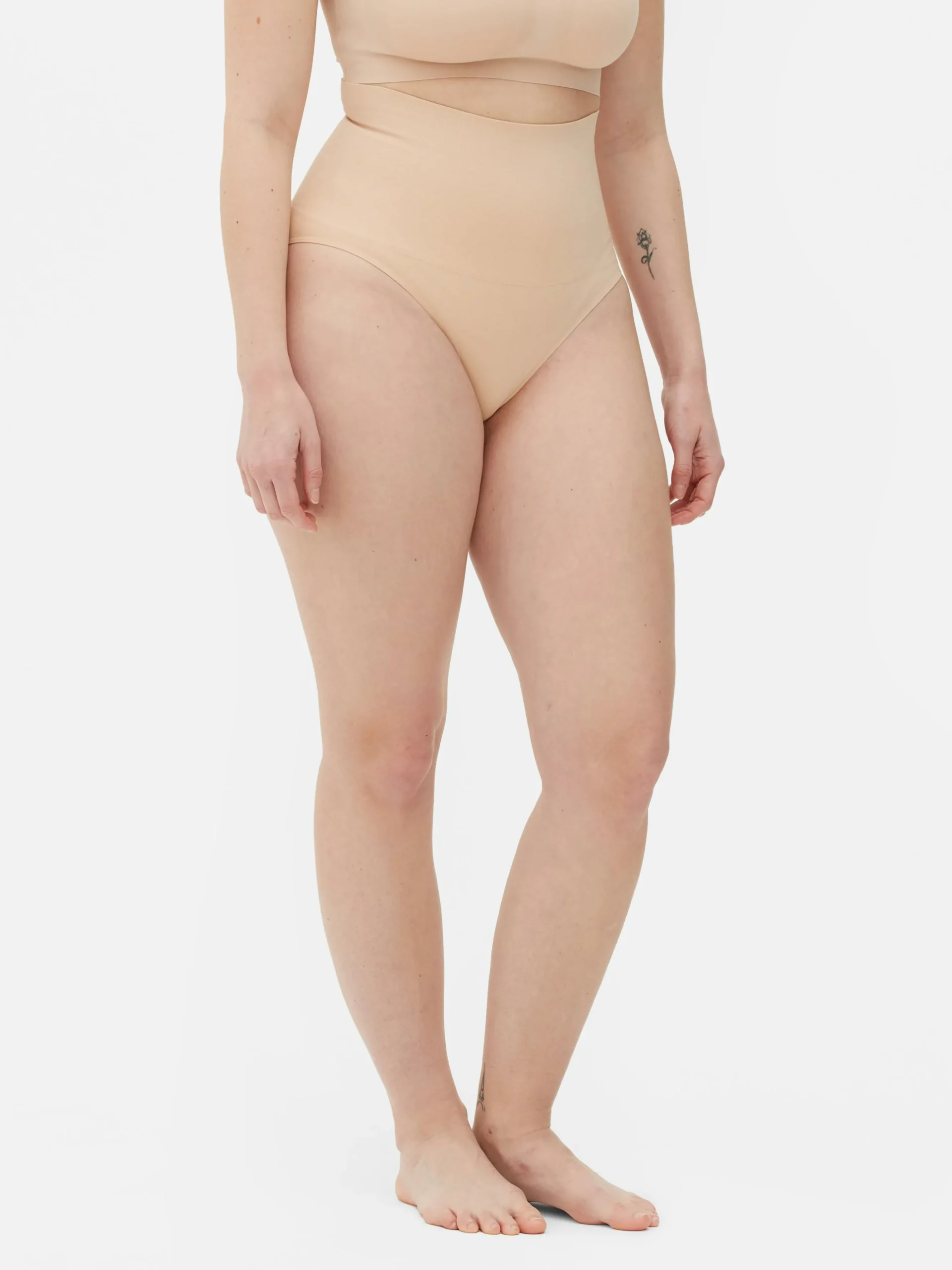 Nahtloser Shapewear-Slip Mit Hohem Bund