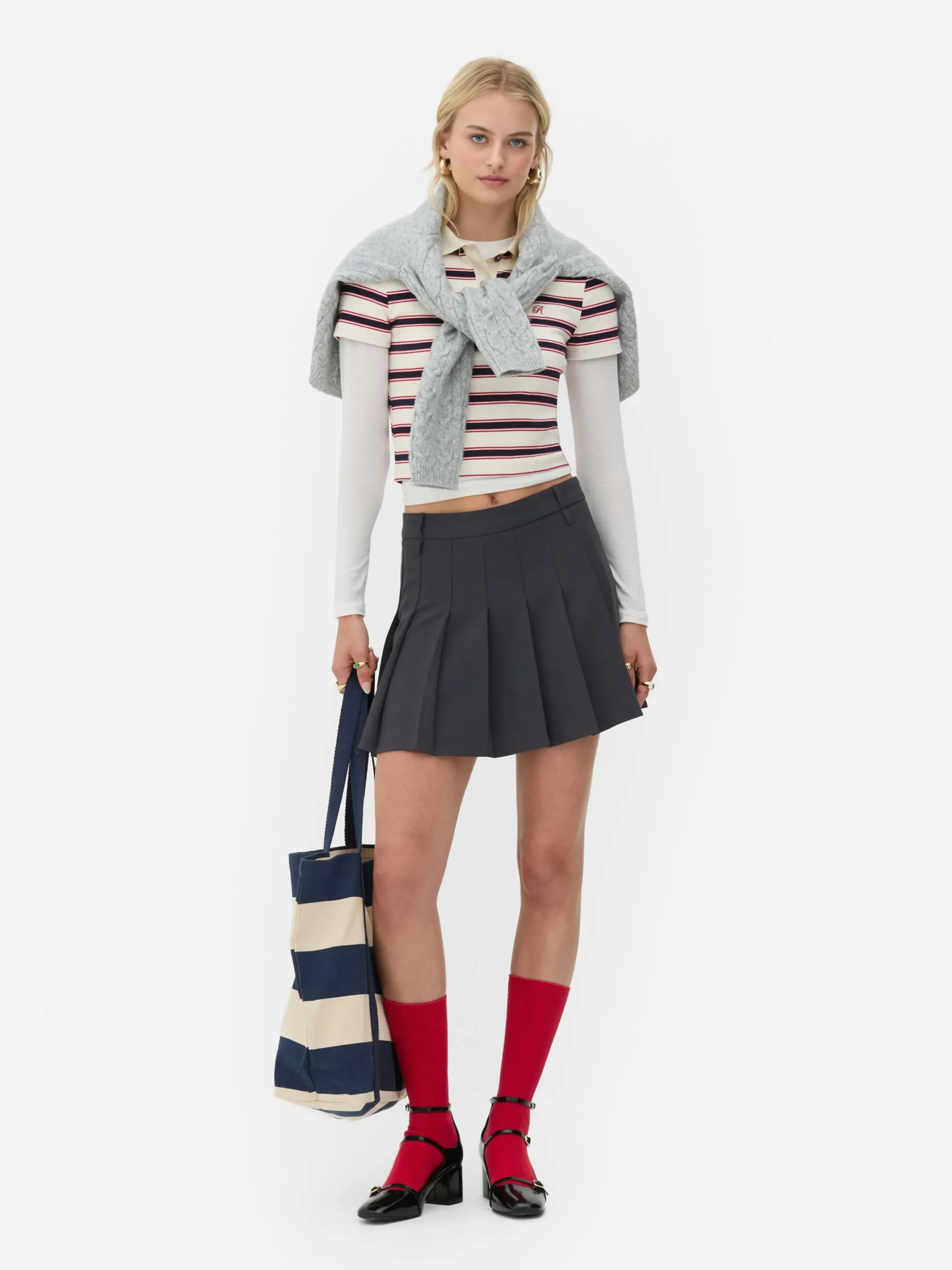 Plissierter „Rita Ora“ Minirock