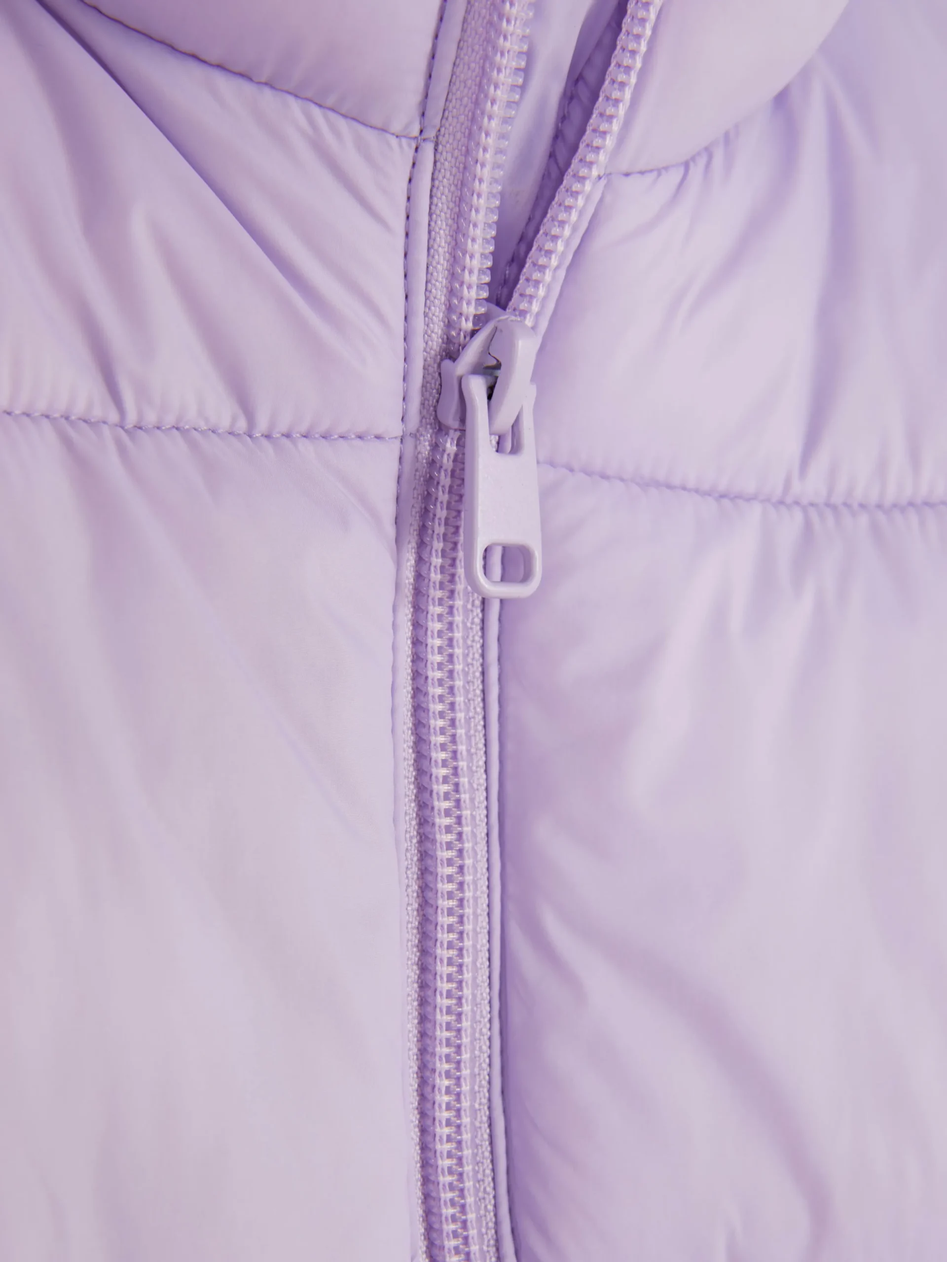 Pufferjacke Mit Trichterkragen