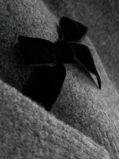 Pullover Aus Samt Mit Schleifenverzierung