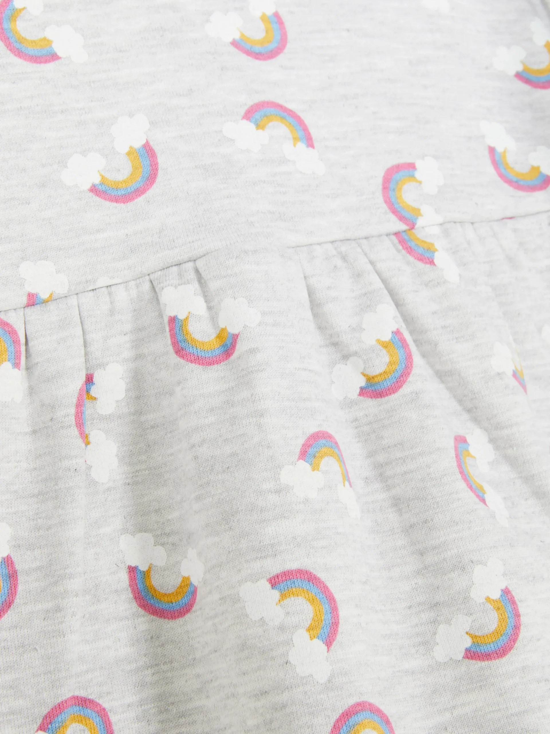 Pulloverkleid Mit Regenbogenmuster