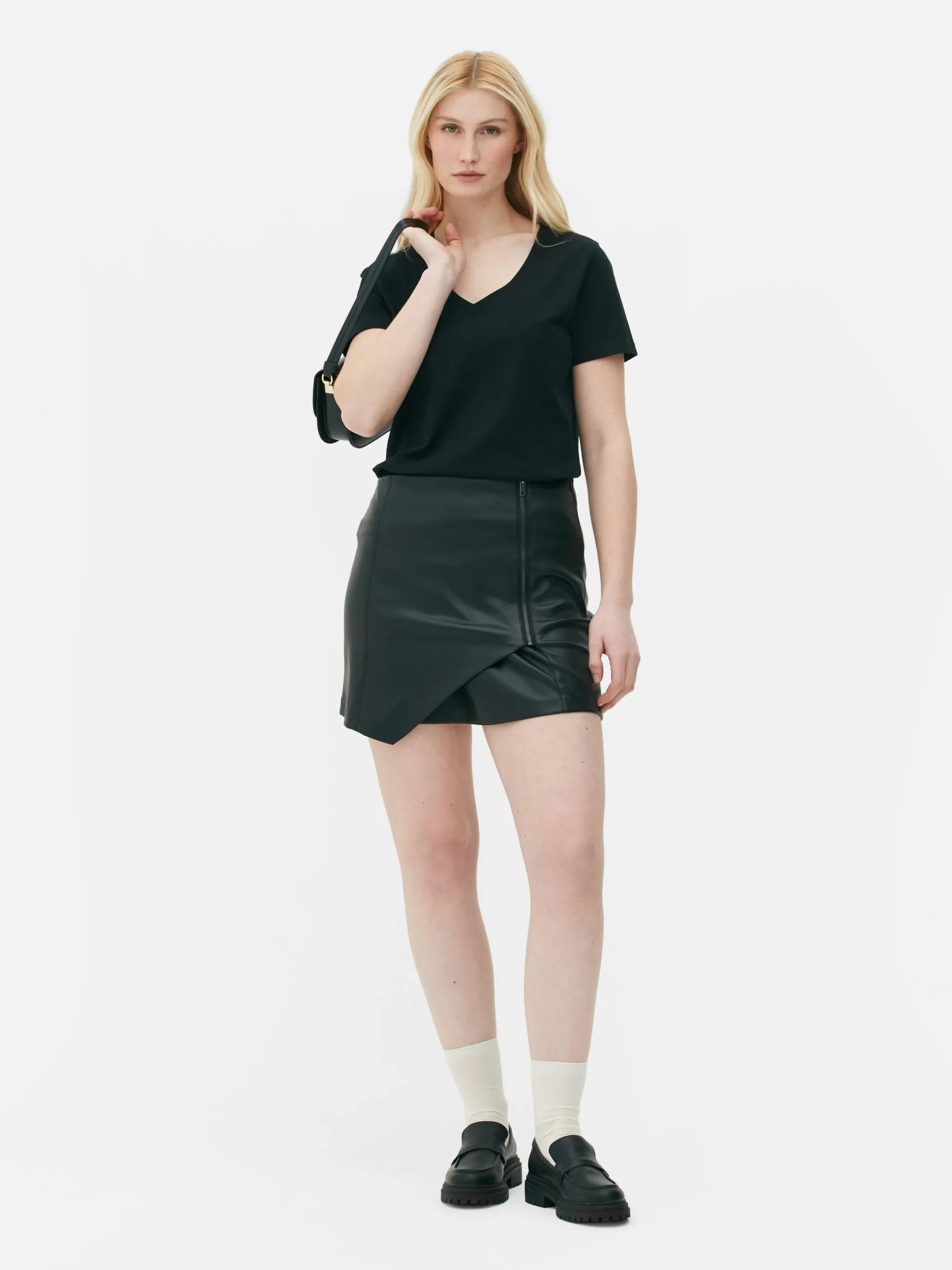 Regular-Fit-T-Shirt Mit V-Ausschnitt