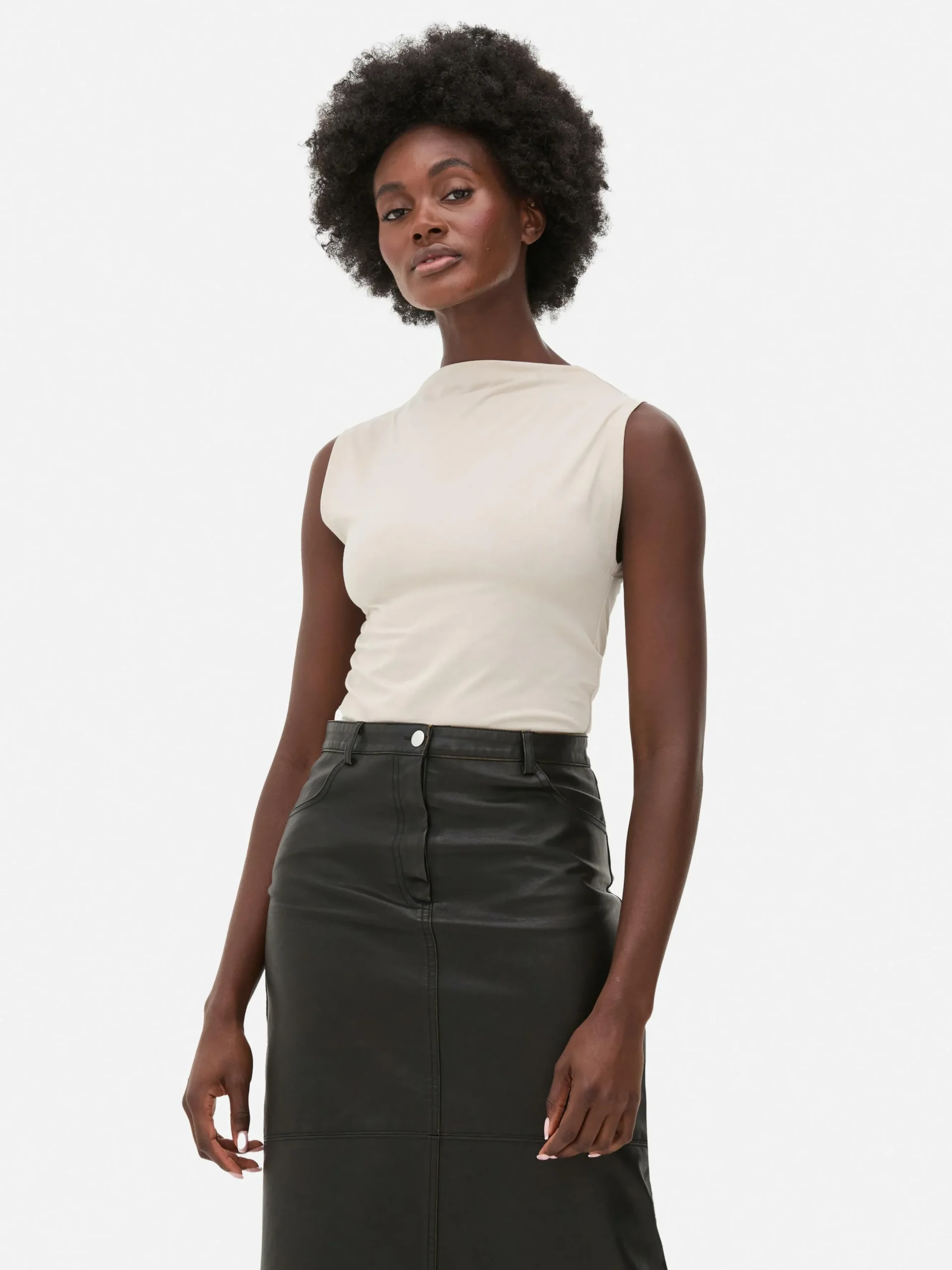 Ärmelloser Body Mit Hohem Kragen