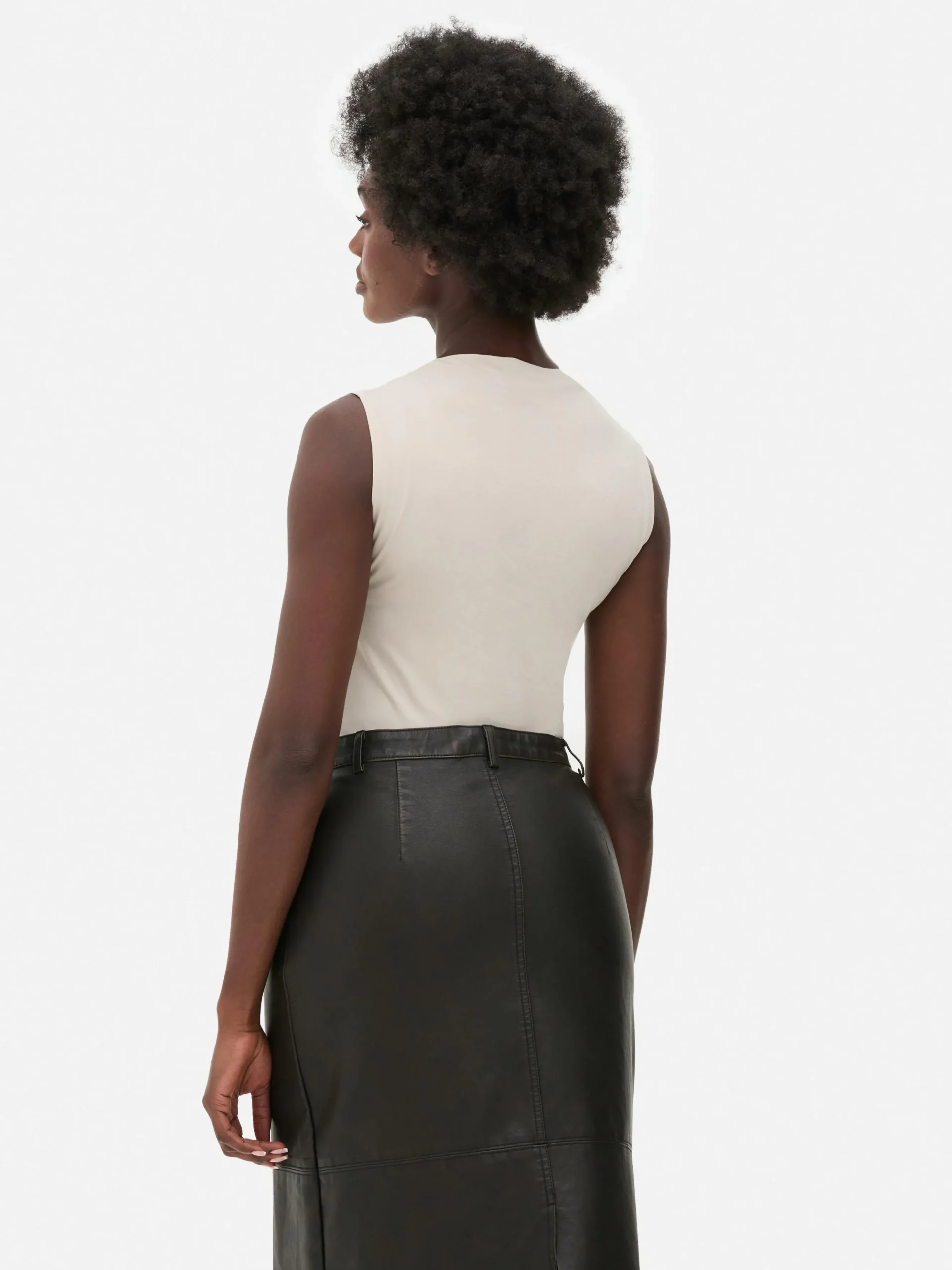 Ärmelloser Body Mit Hohem Kragen