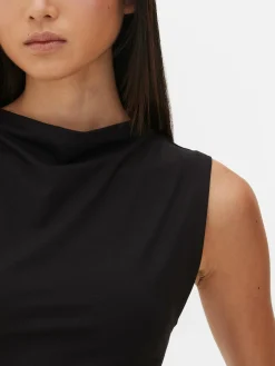 Ärmelloser Body Mit Hohem Kragen