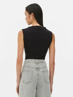 Ärmelloser Body Mit Hohem Kragen