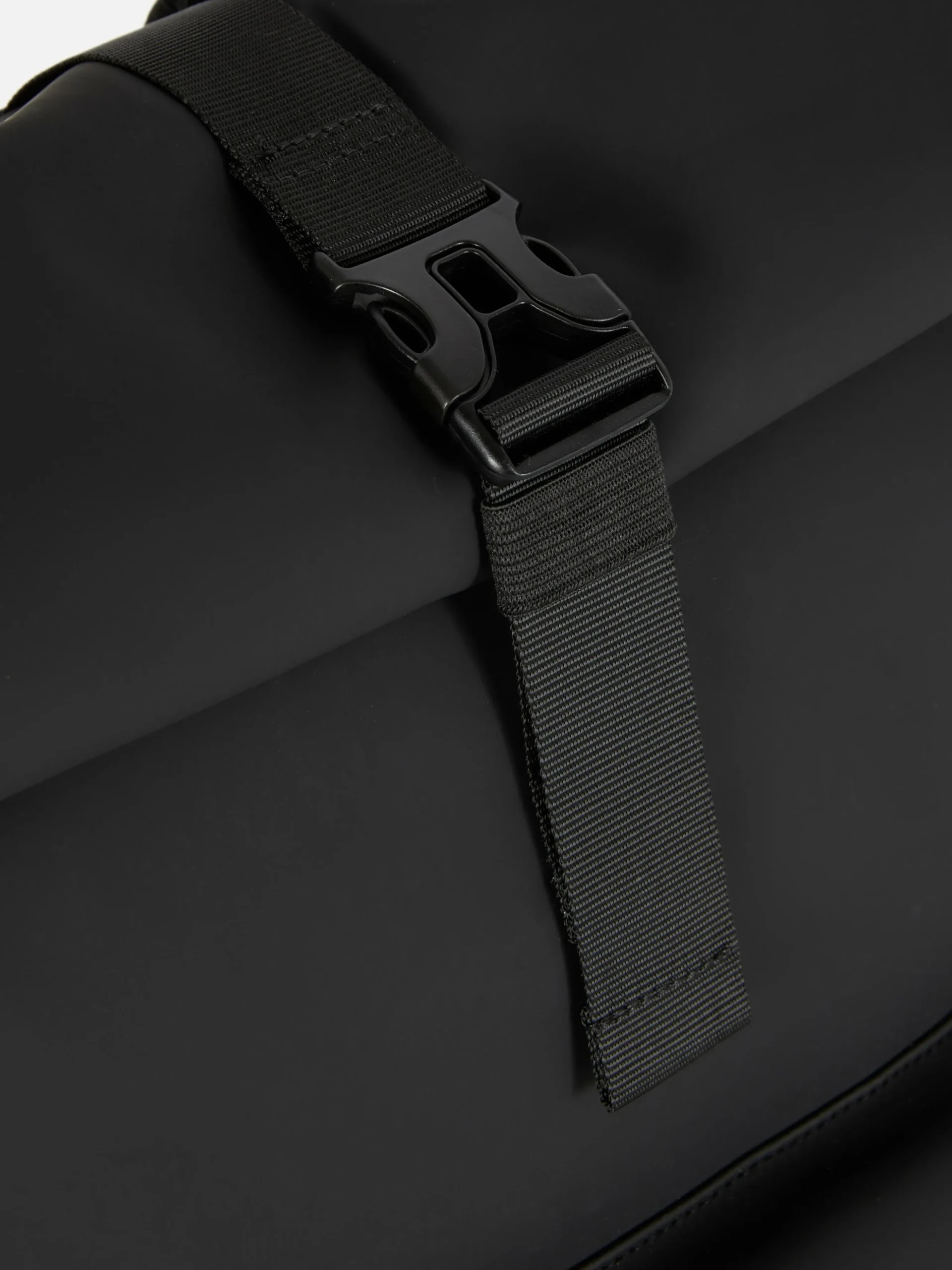 Rucksack Mit Eingerollter Öffnung