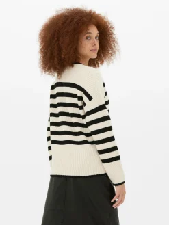 Rundhalspullover Mit Knopfdetail