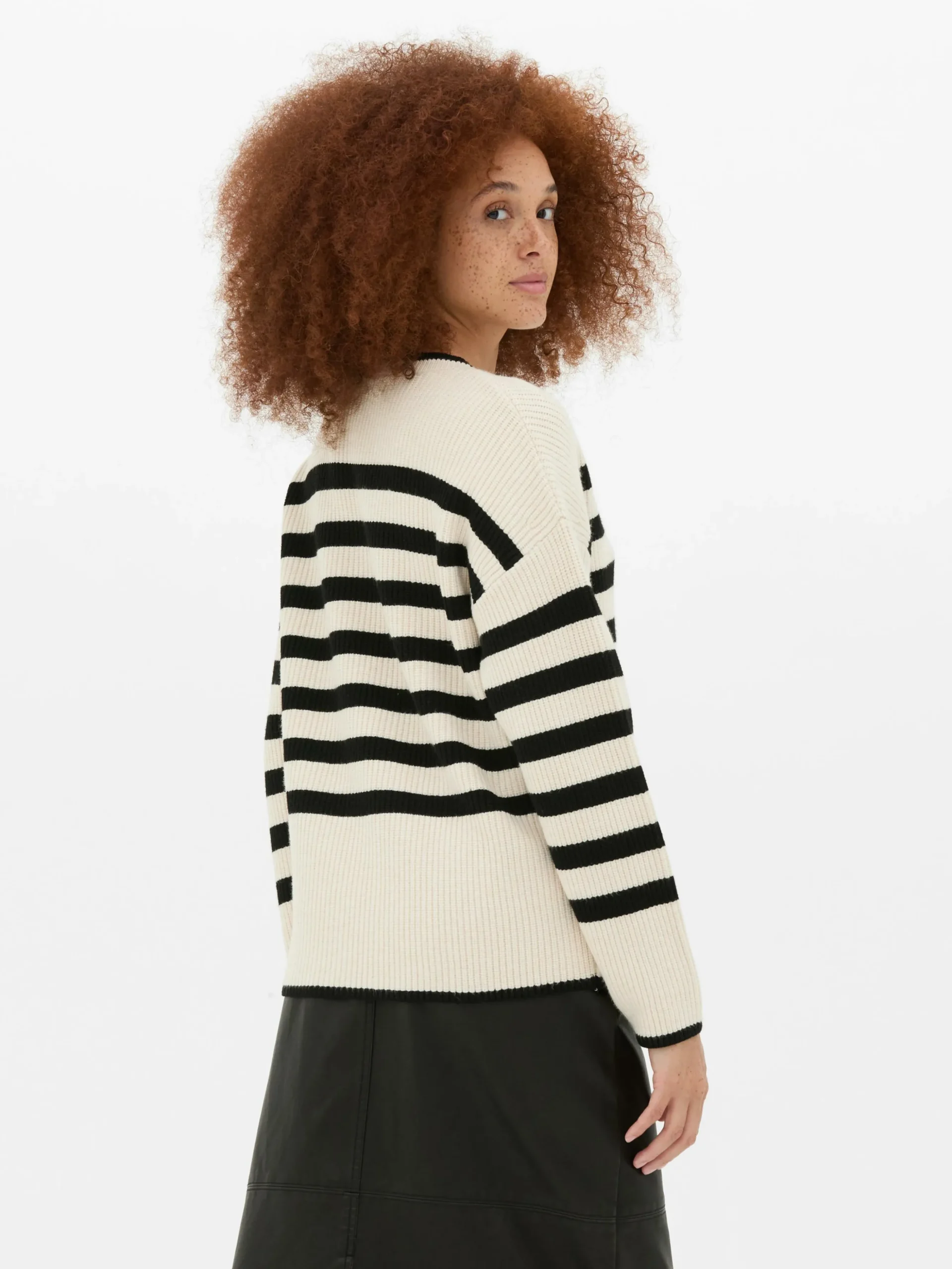 Rundhalspullover Mit Knopfdetail