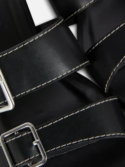 Sandaletten Mit Blockabsatz Und Schnallenriemen