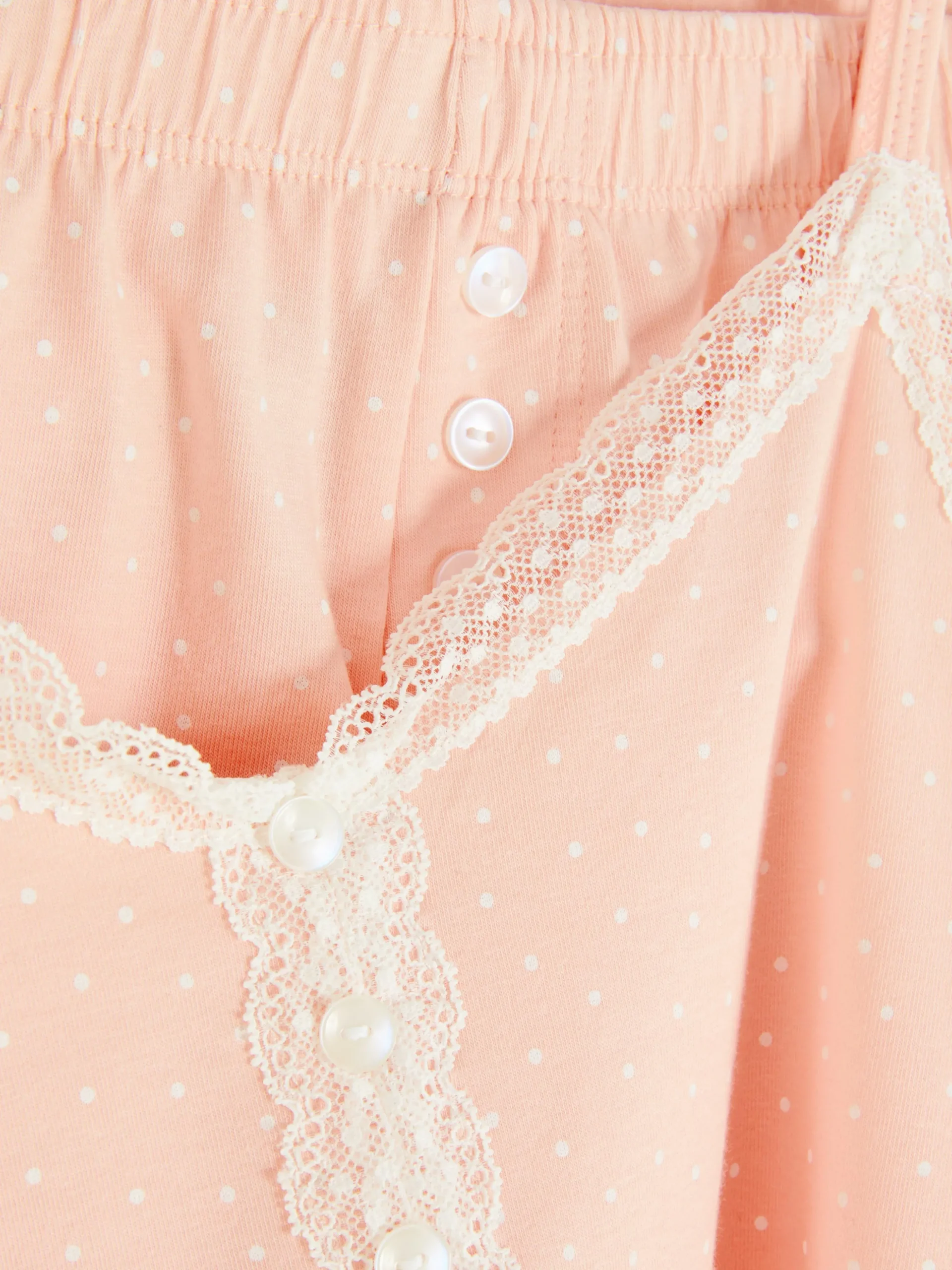 Schlafanzug-Trägertop Und Shorts Mit Spitzenbesatz