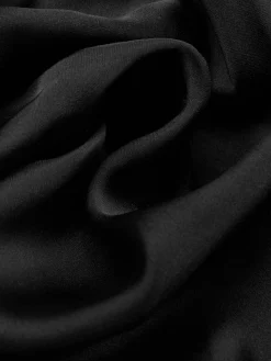 Schlichtes Halstuch Aus Satin