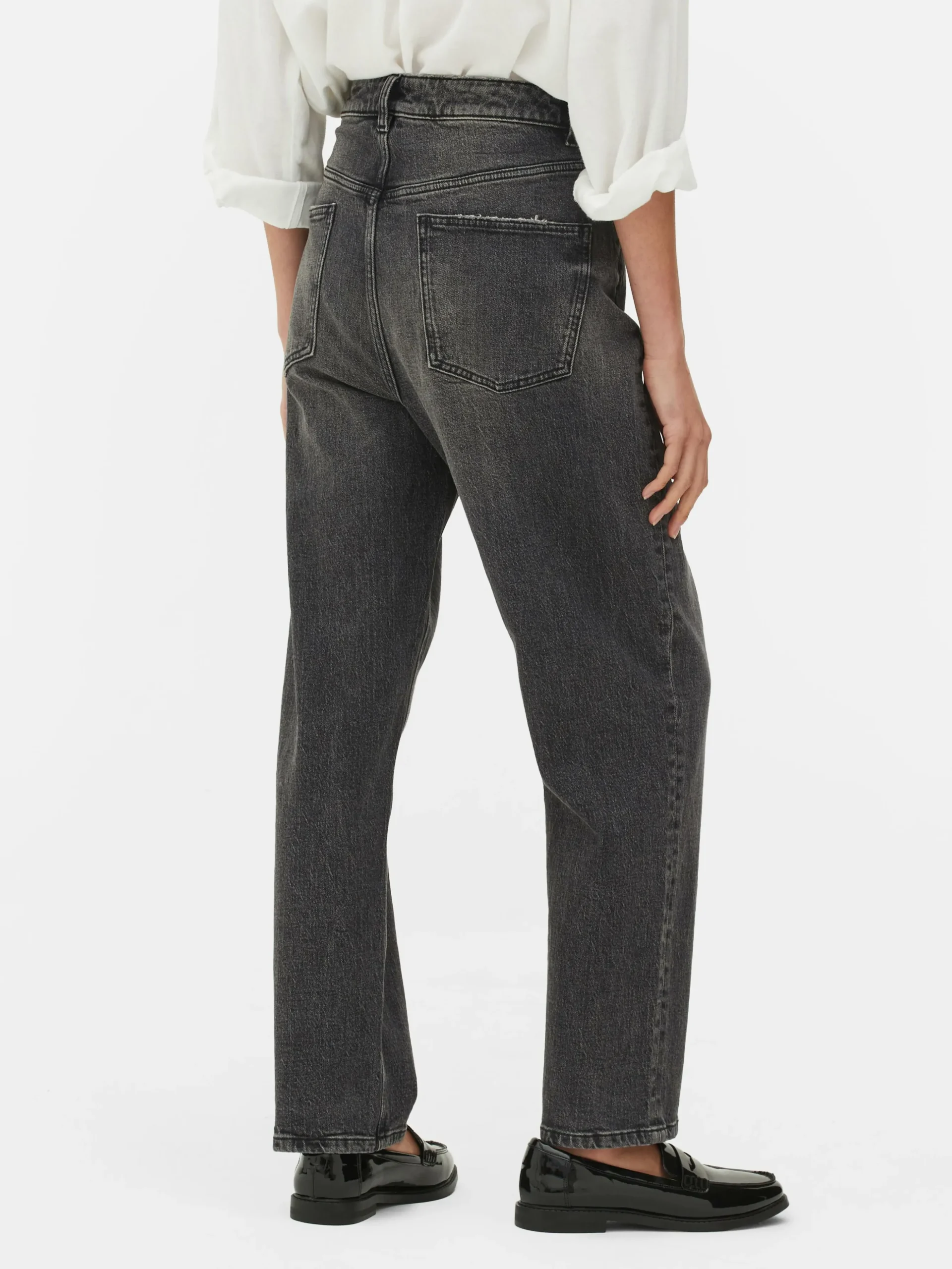 Schmal Geschnittene Jeans Mit Geradem Bein