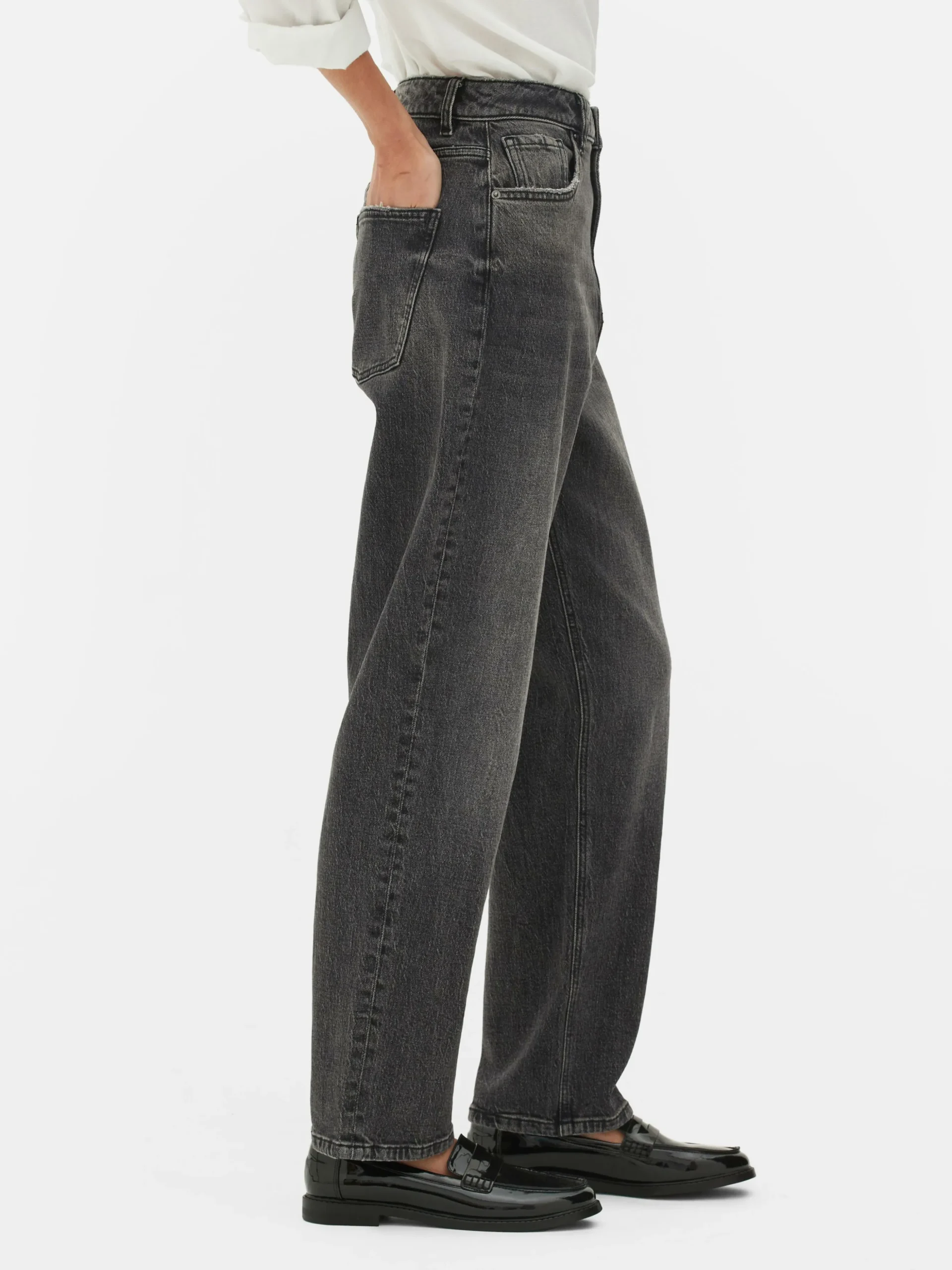 Schmal Geschnittene Jeans Mit Geradem Bein