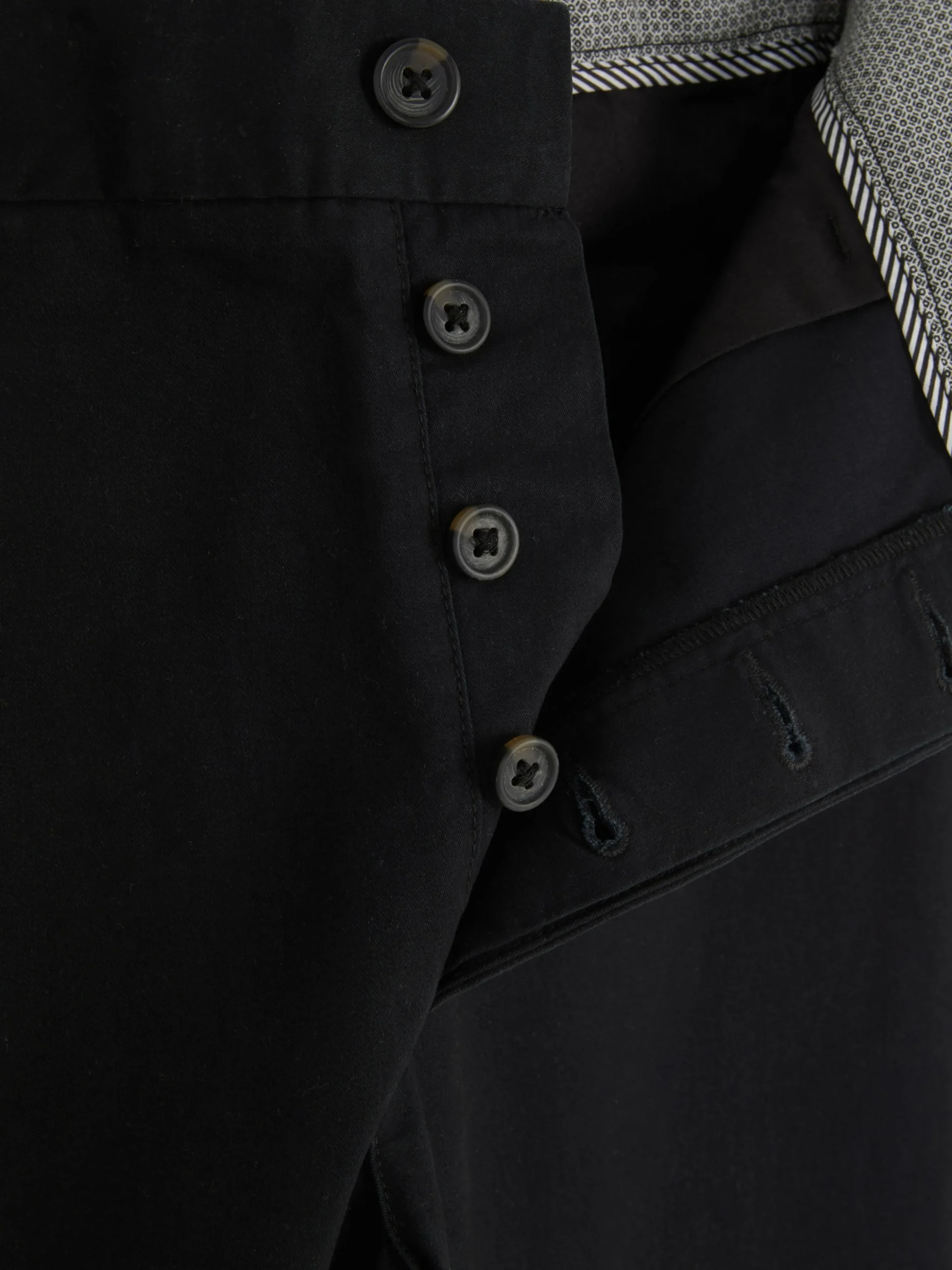 Schmale Stretch-Chinohose