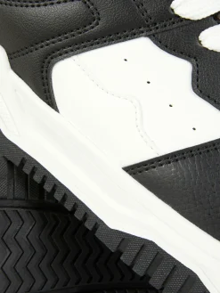 Schnürsneaker Mit Kontrasteinsätzen