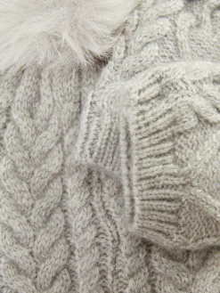 Set Aus Beanie Und Fäustlingen Mit Zopfmuster