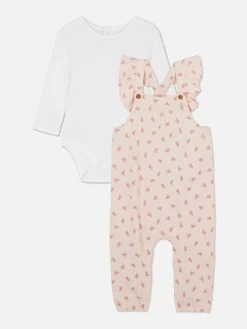 Set Aus Pointelle-Body Und Latzhose Mit Blumenmuster