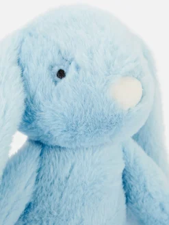 Sitzender Plüschhase