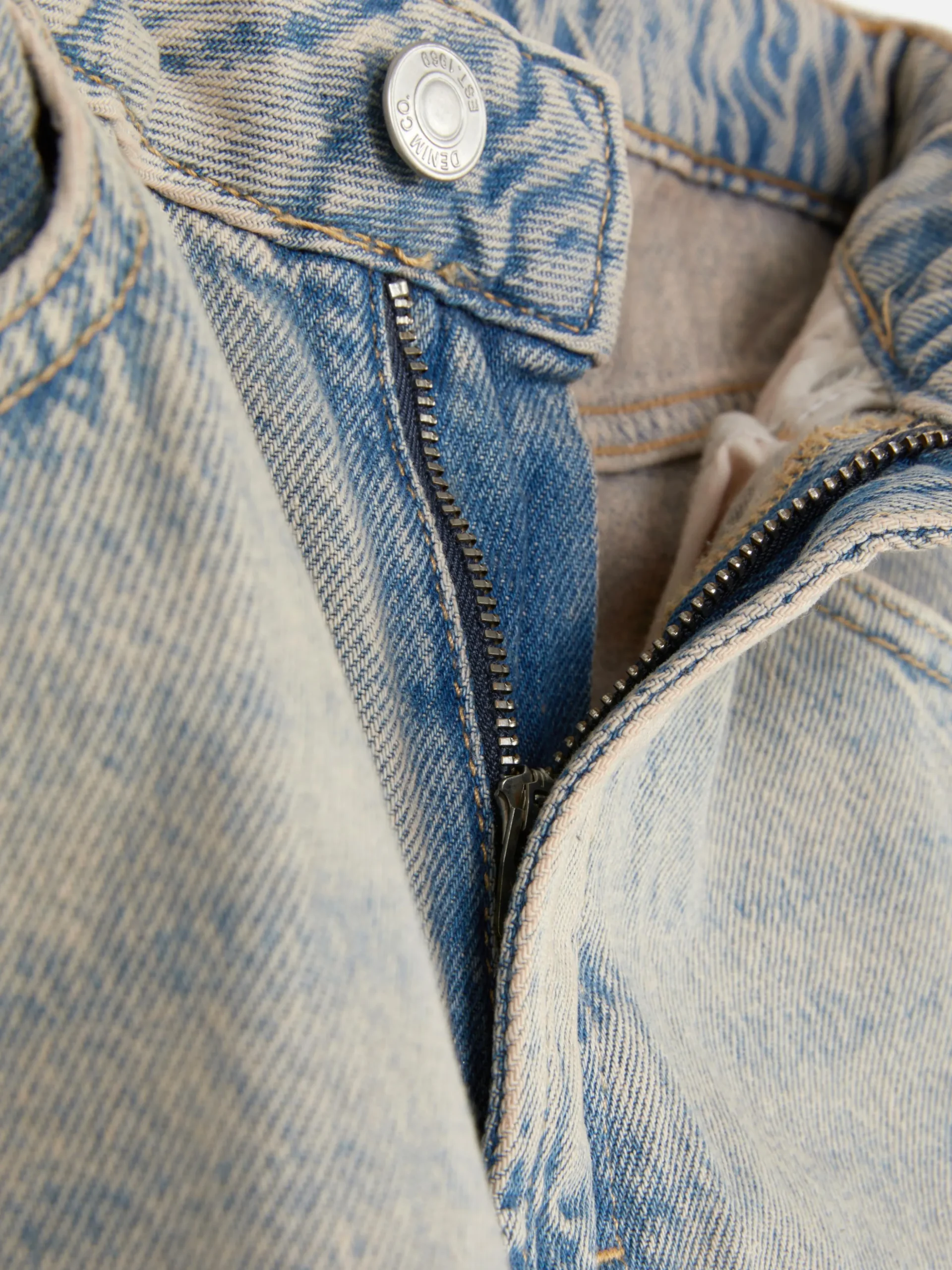 Skater-Jeans Im Used-Look