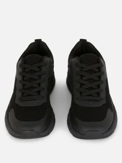 Sneaker Mit Breiter Sohle Und Einsätzen