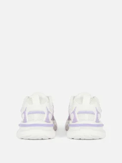 Sneaker Mit Breiter Sohle Und Einsätzen