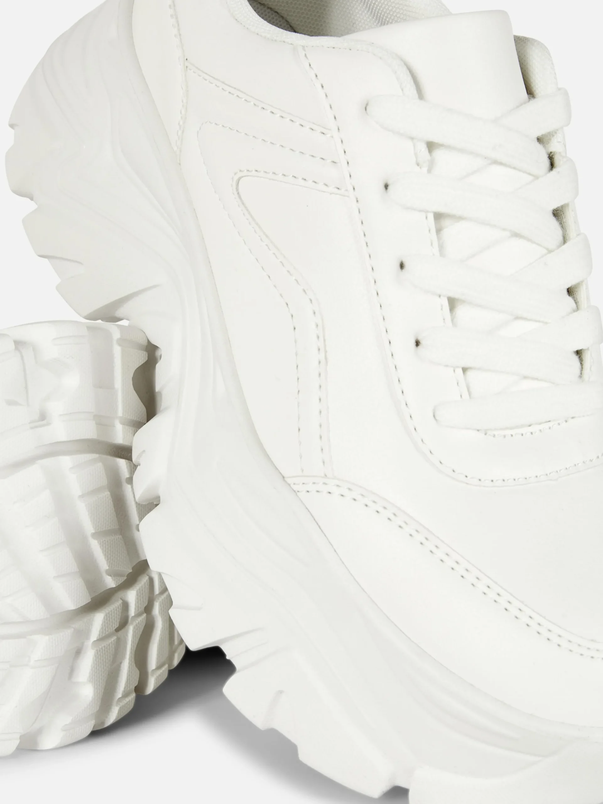 Sneaker Mit Extremer Plateausohle