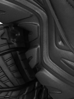 Sneaker Mit Extremer Plateausohle