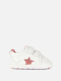 Sneaker Mit Glitzernden Sternen