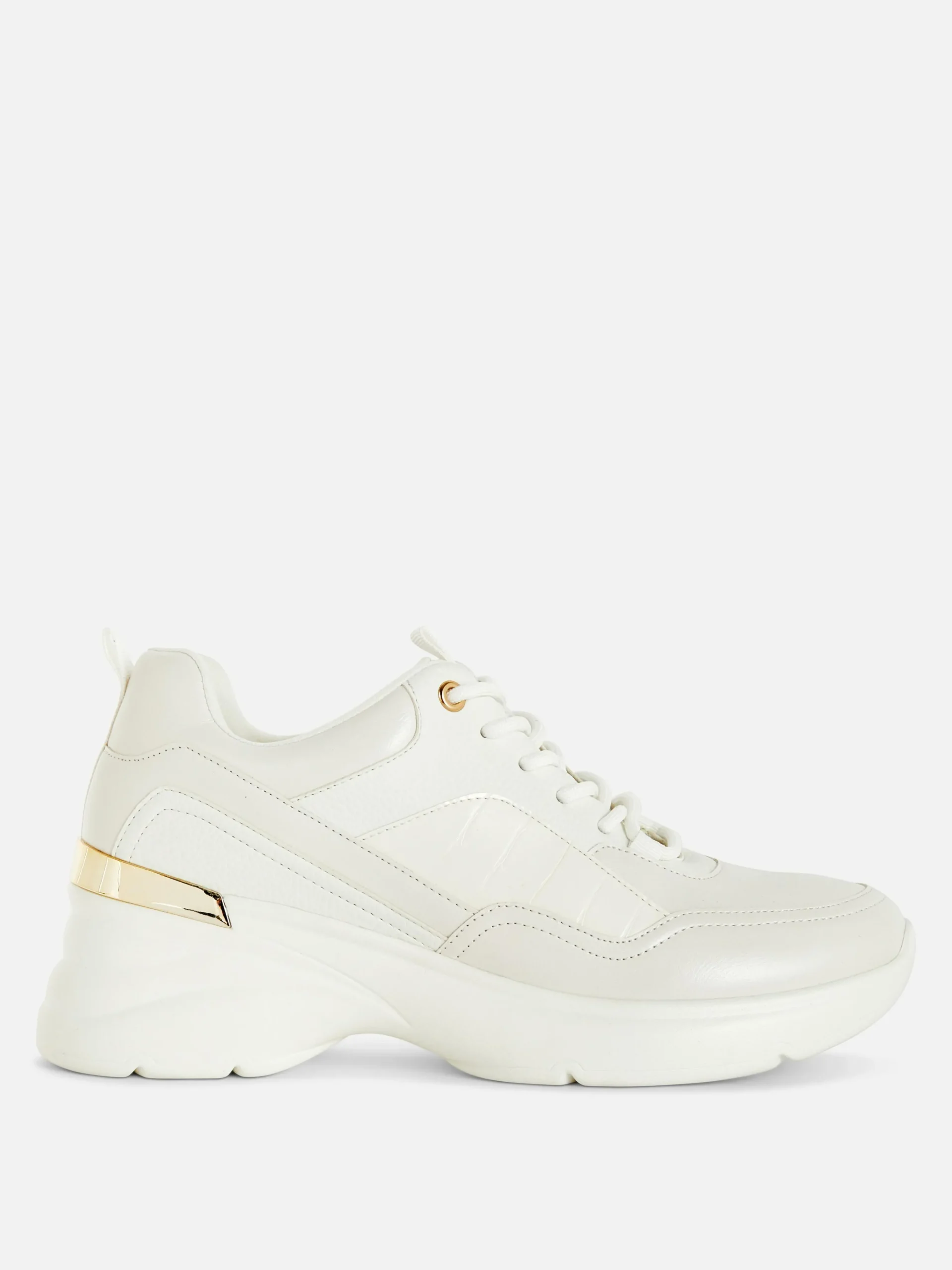 Sneaker Mit Keilabsatz Und Metallbesatz