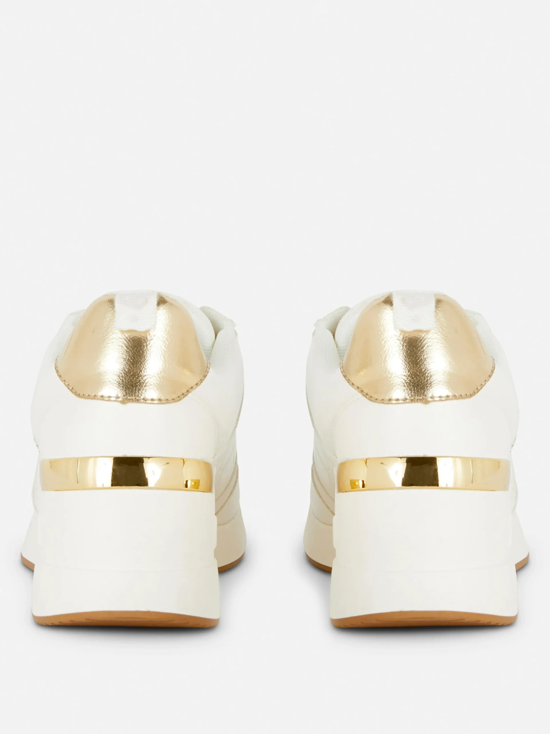 Sneaker Mit Keilabsatz Zum Schnüren