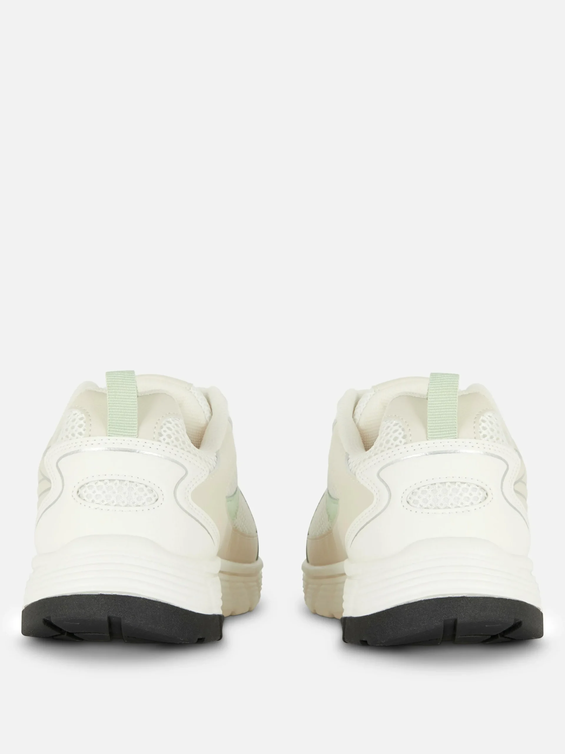 Sneaker Mit Netzstoffeinsätzen