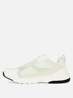 Sneaker Mit Netzstoffeinsätzen