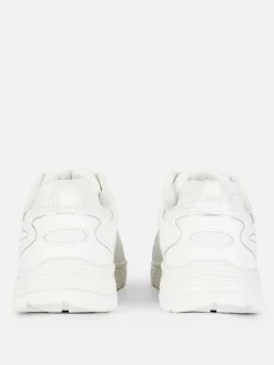 Sneaker Mit Netzstoffeinsätzen