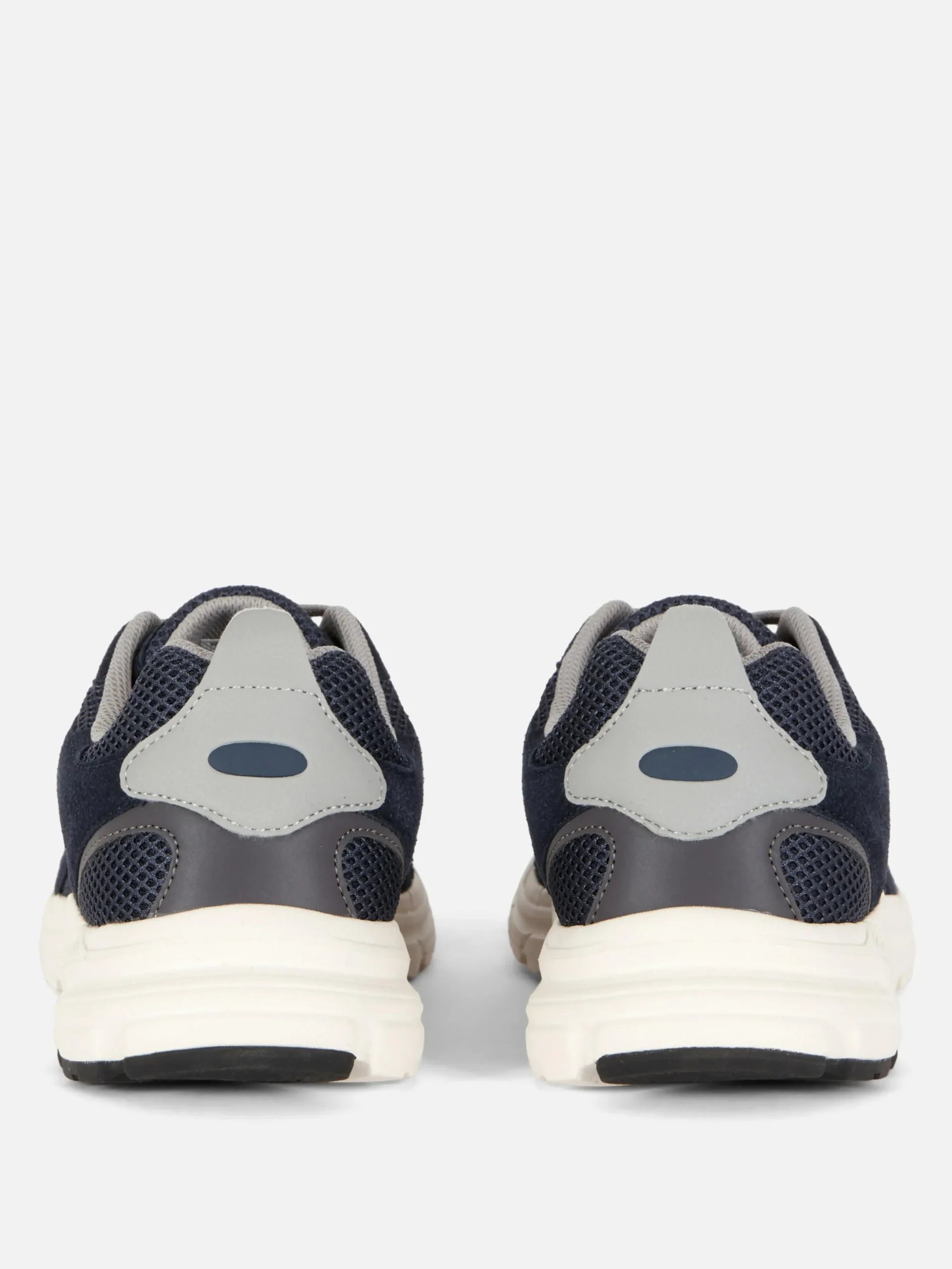 Sneaker Mit Netzstoffeinsätzen