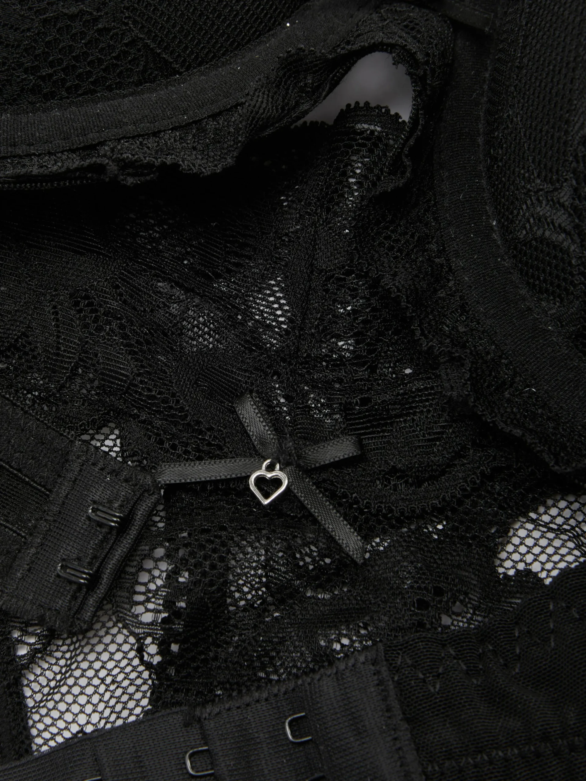 Spitzenset Aus Maximizer-BH Und Tanga