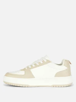 Sportliche Low-Top-Sneaker