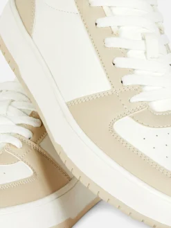 Sportliche Low-Top-Sneaker