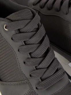 Sportliche Sneaker Mit Dicker Sohle