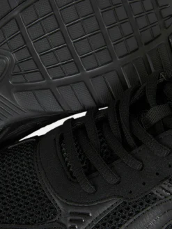 Sportliche Sneaker Mit Mehreren Einsätzen