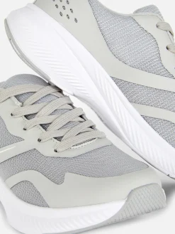 Sportliche Sneaker Mit Schnürsenkeln