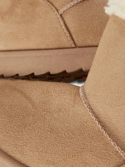 Stiefel Aus Kunstfell Mit Schleife