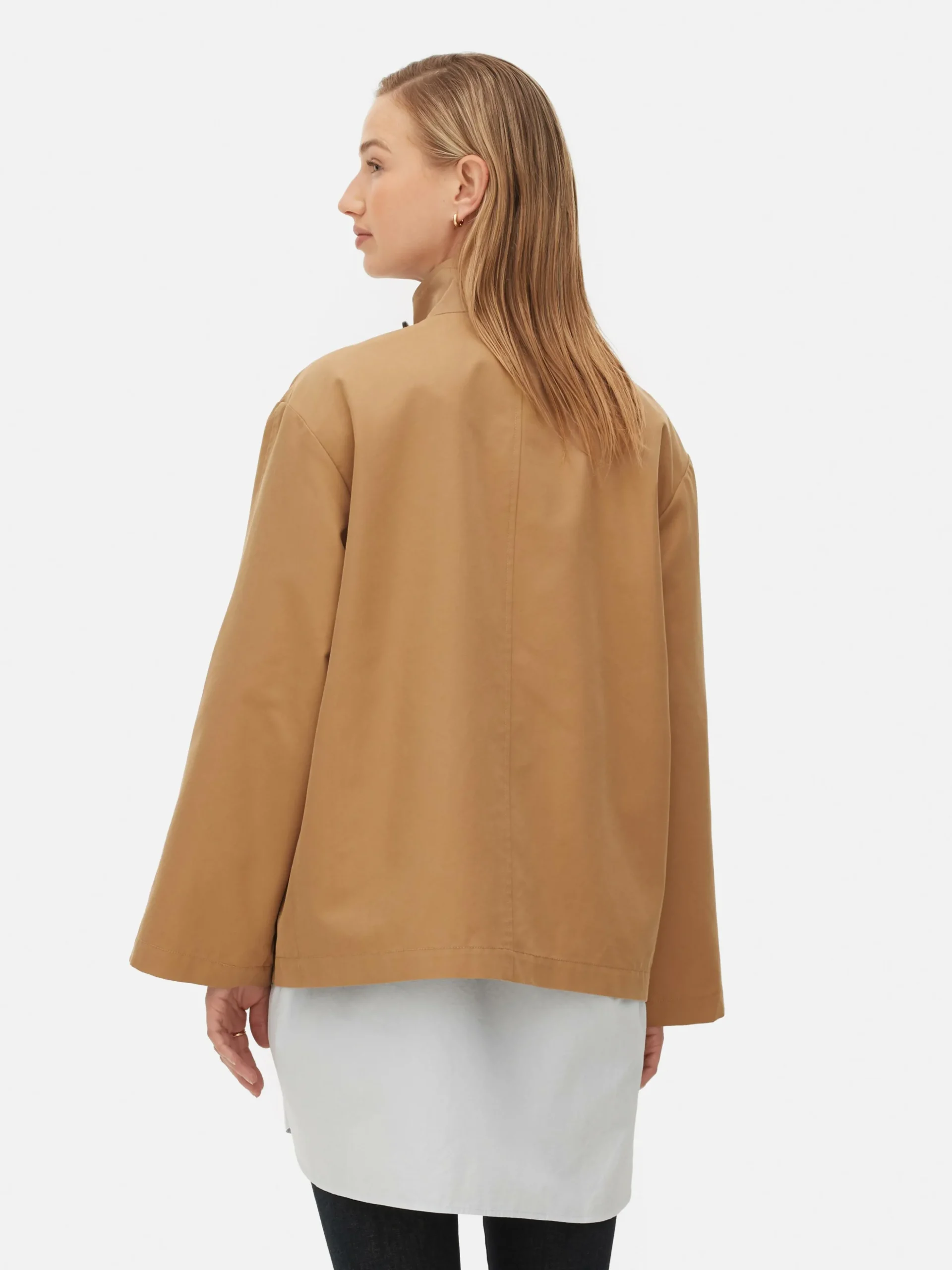 „The Edit“ Kurzer Trenchcoat