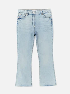 Verkürzte Jeans Mit Ausgestelltem Bein