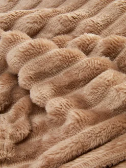 Weicher, Gerippter Überwurf