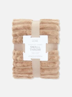 Weicher, Gerippter Überwurf